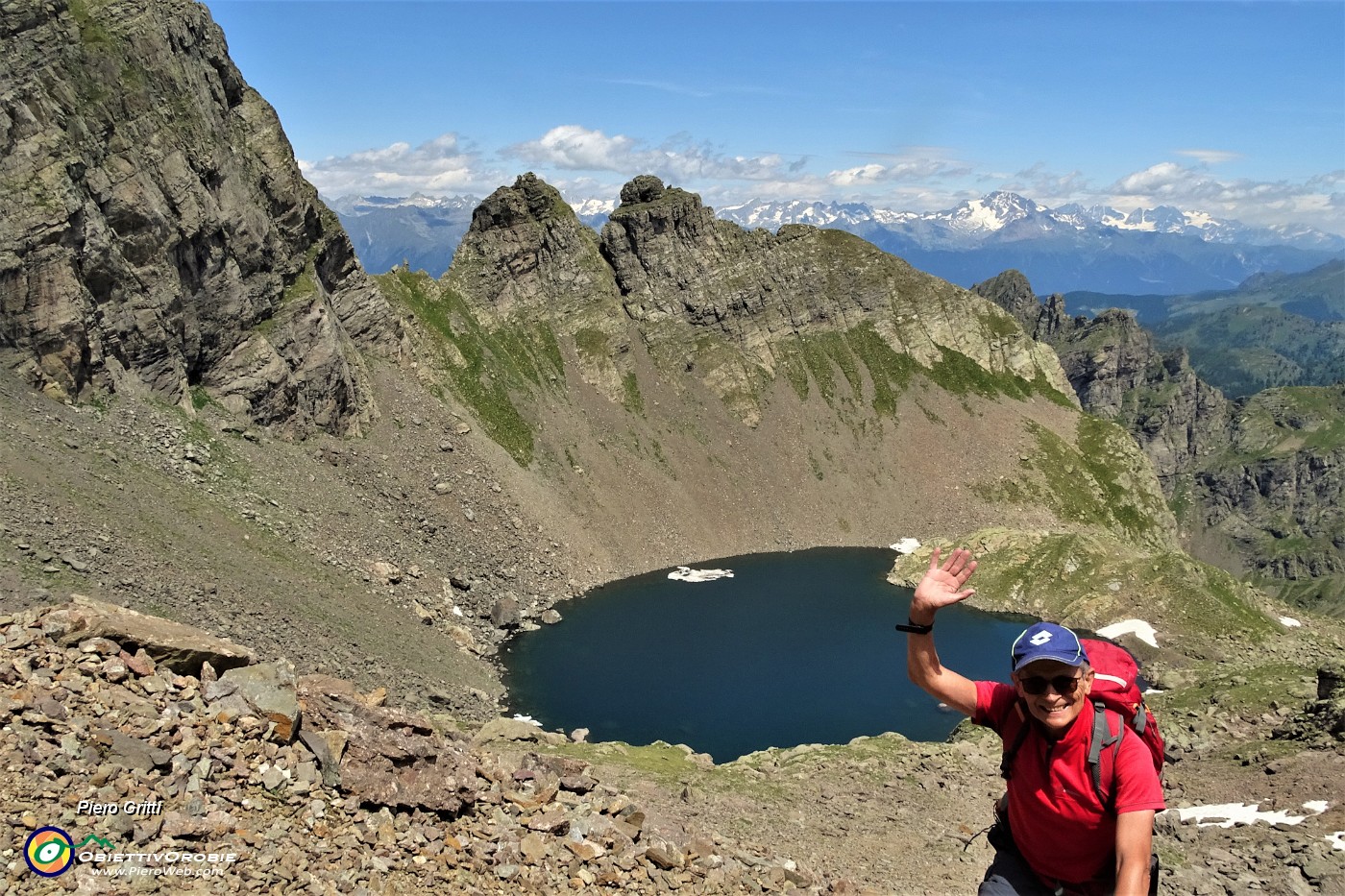 49 Terminato il ghiaione, il Lago Rotondo visto dall'alto.JPG